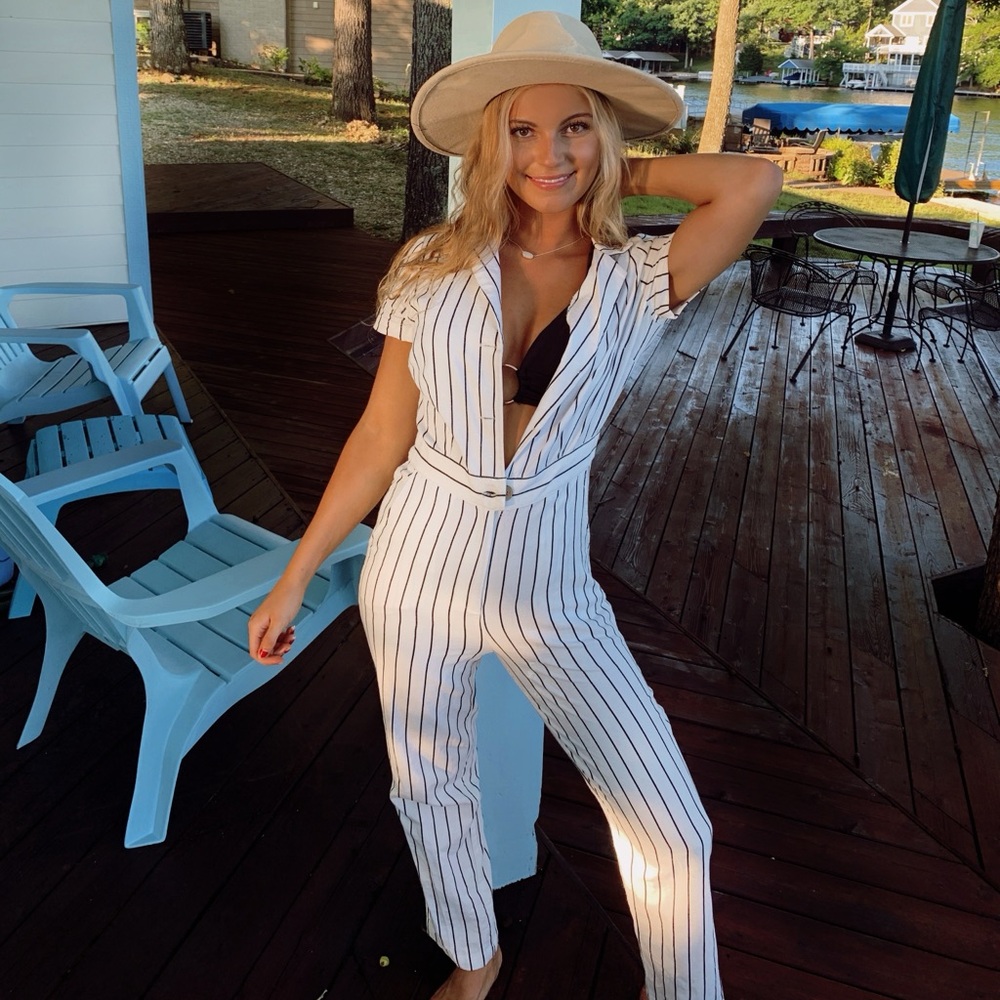 Forever 21 jumpsuit size M